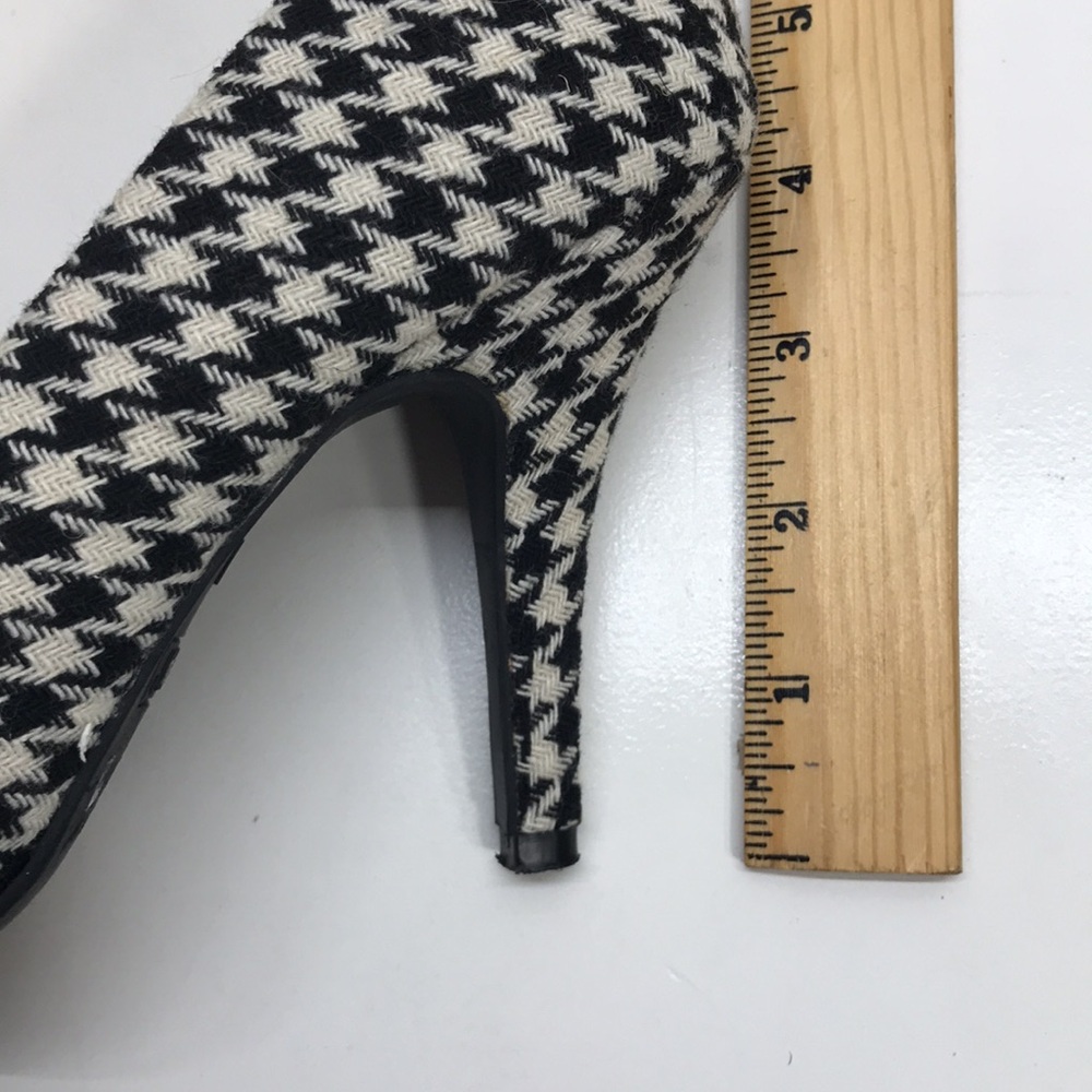 APT. 9 Black & White Houndstooth Pump with Patent Leather Bow - Picture 4 of 5